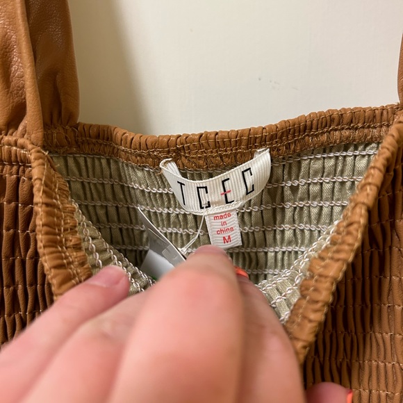 🐆3/$15 NWT TCEC Womens tan Peplum flare out top❤️ - Picture 5 of 6